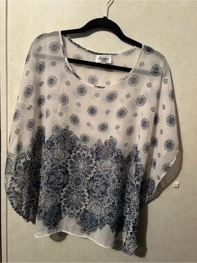 Arianna by Howard’s White & Navy Sheer Printed Women's Top one size